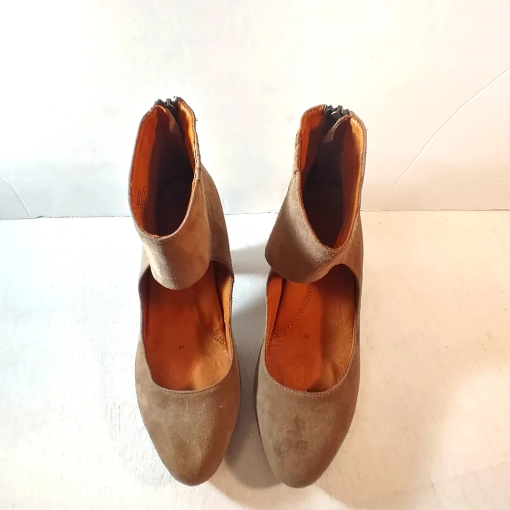 Gentle Souls Tan Suede Heeled Shoes - Picture 2 of 15